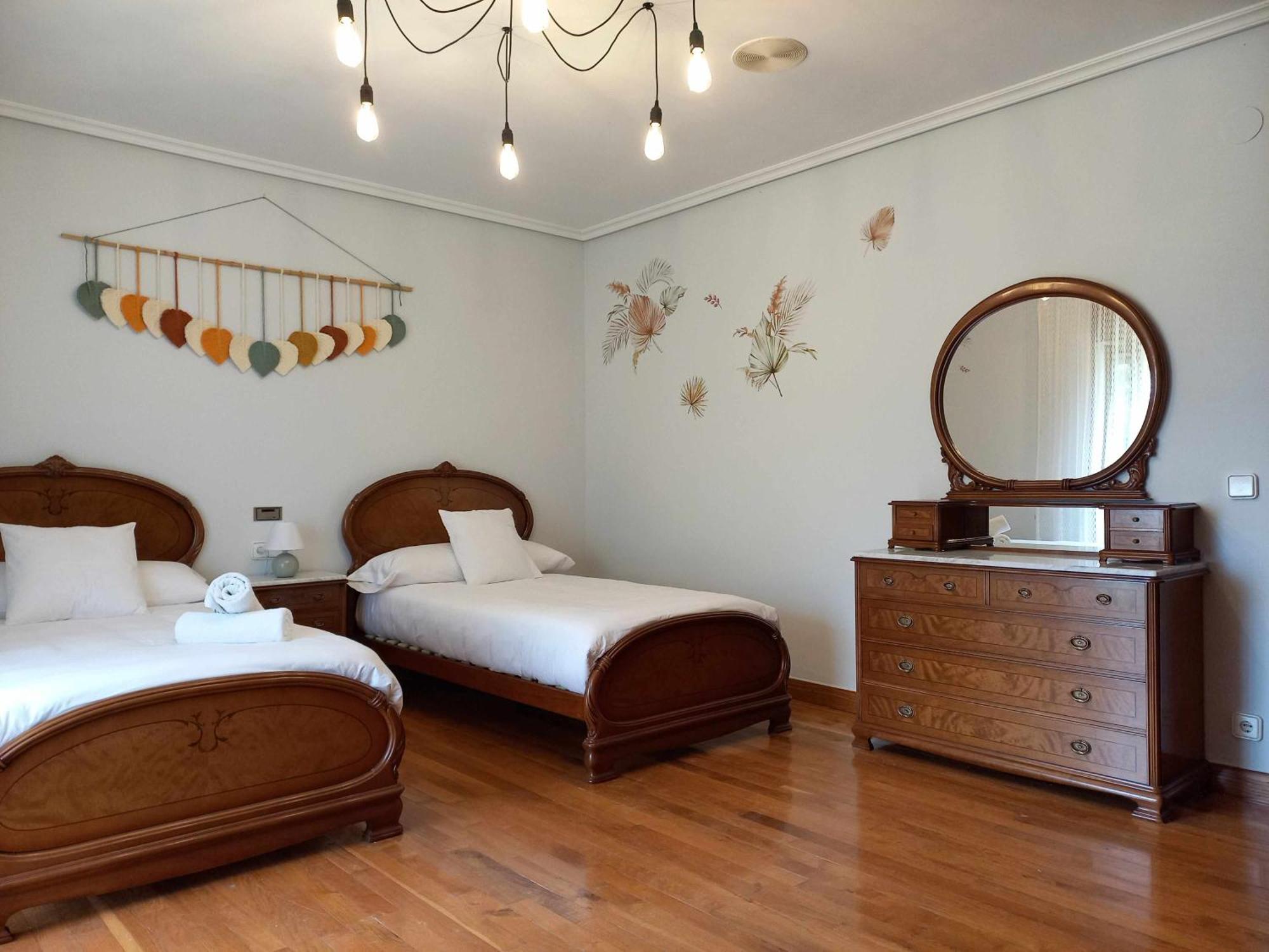 Casa Albaitar Con Piscina Y Sala De Juegos Azcona Luaran gambar