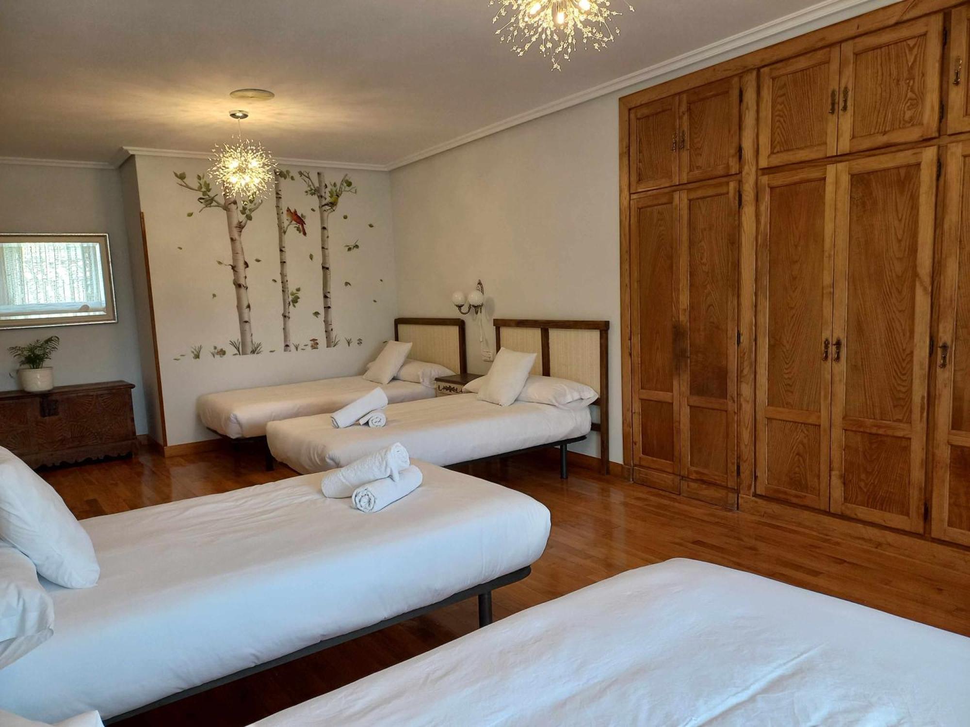 Casa Albaitar Con Piscina Y Sala De Juegos Azcona Luaran gambar